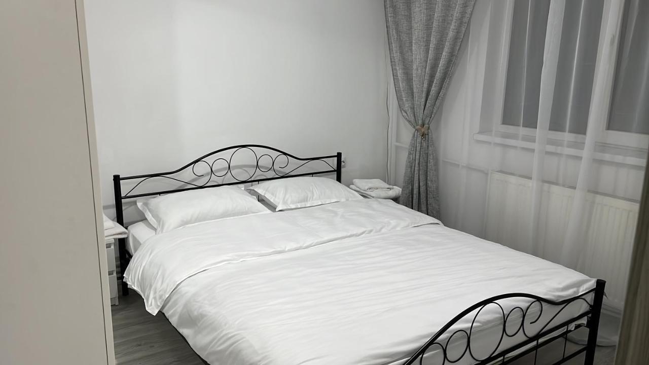 Home Sweet Home Apartment With 3 Rooms Buzău Exteriér fotografie